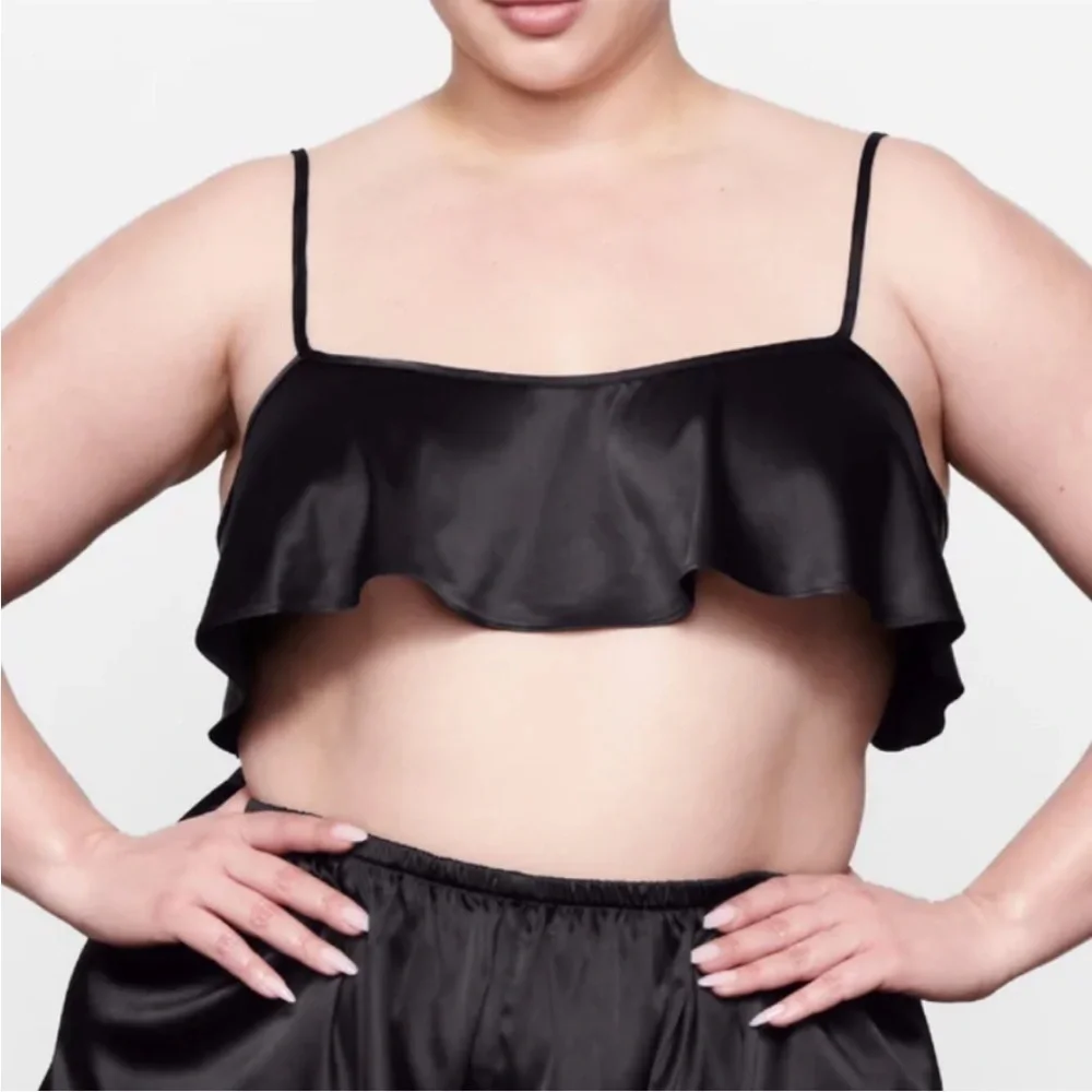 SKIMS Woven Shine Cami in Onyx. Size 4X. New Without Tags.